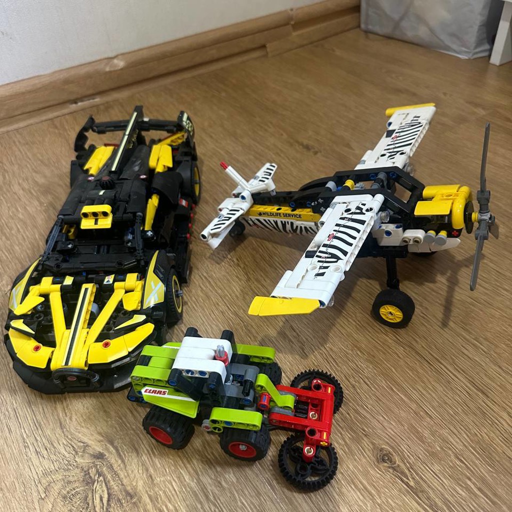 Машина Lego