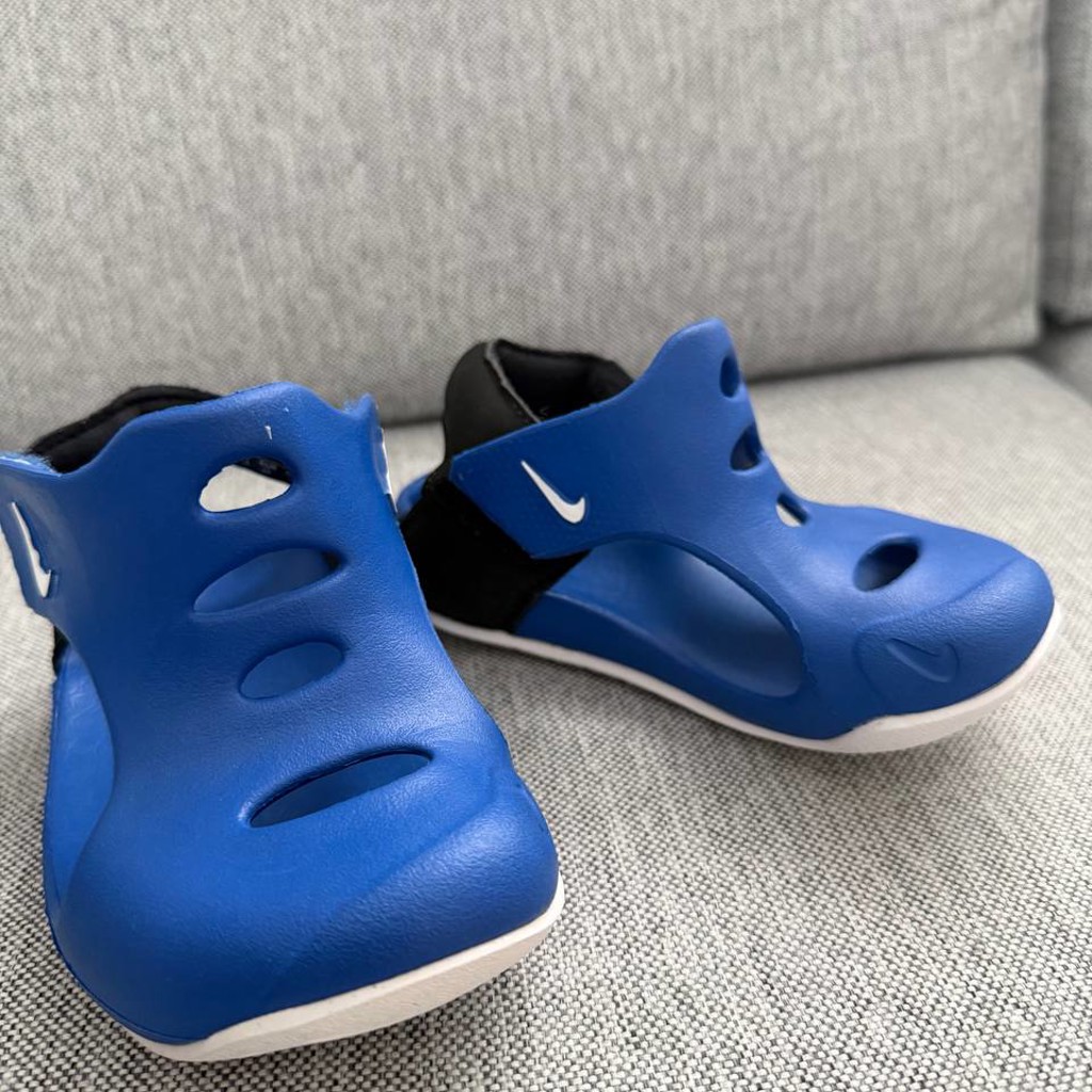 Резиновые тапочки Nike
