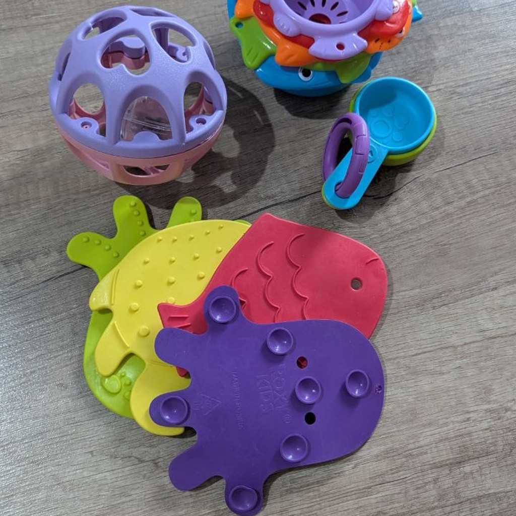 Набор игрушек для малыша