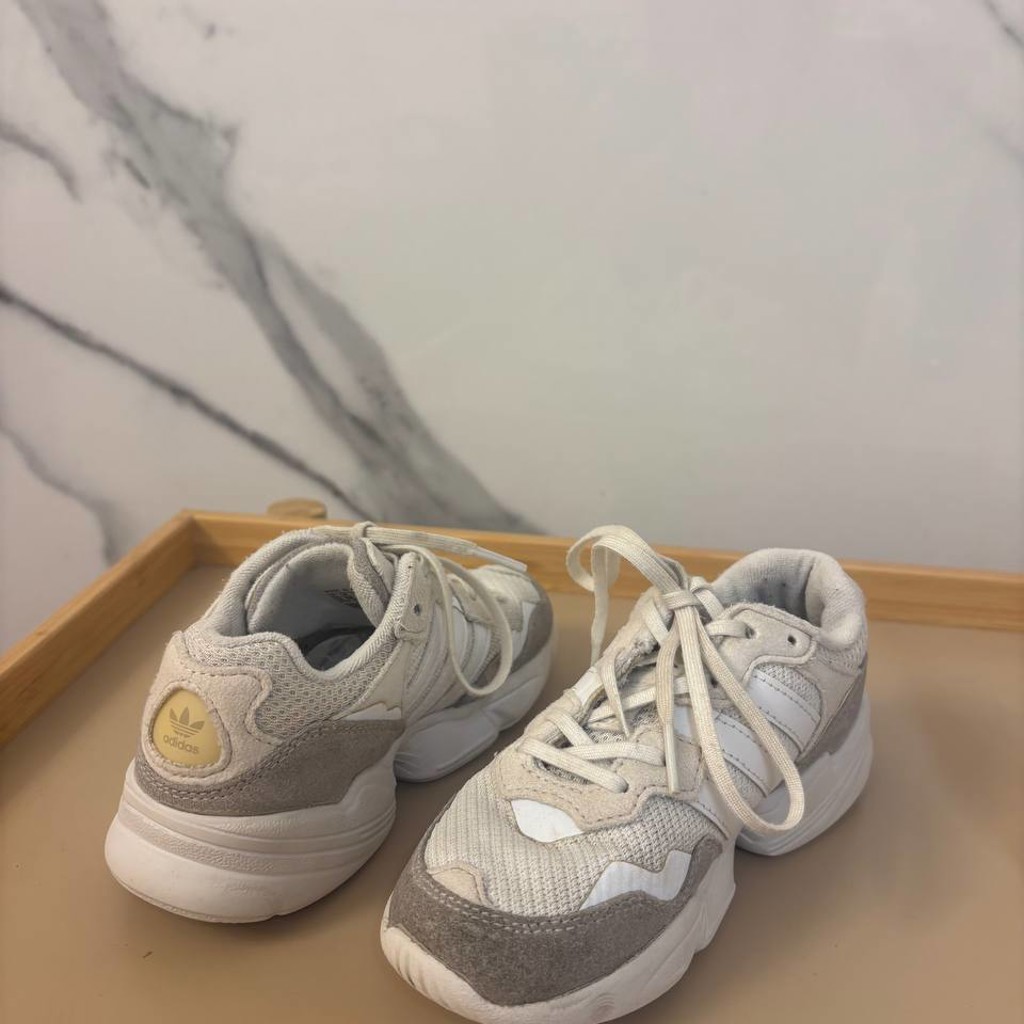 Кроссовки Adidas
