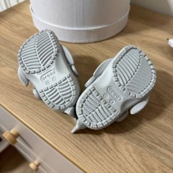 Crocs Kids Classic I am Clogs Shark - фото 2