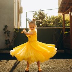 Жёлтое платье - фото 2