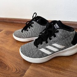 Кроссовки adidas - фото 5