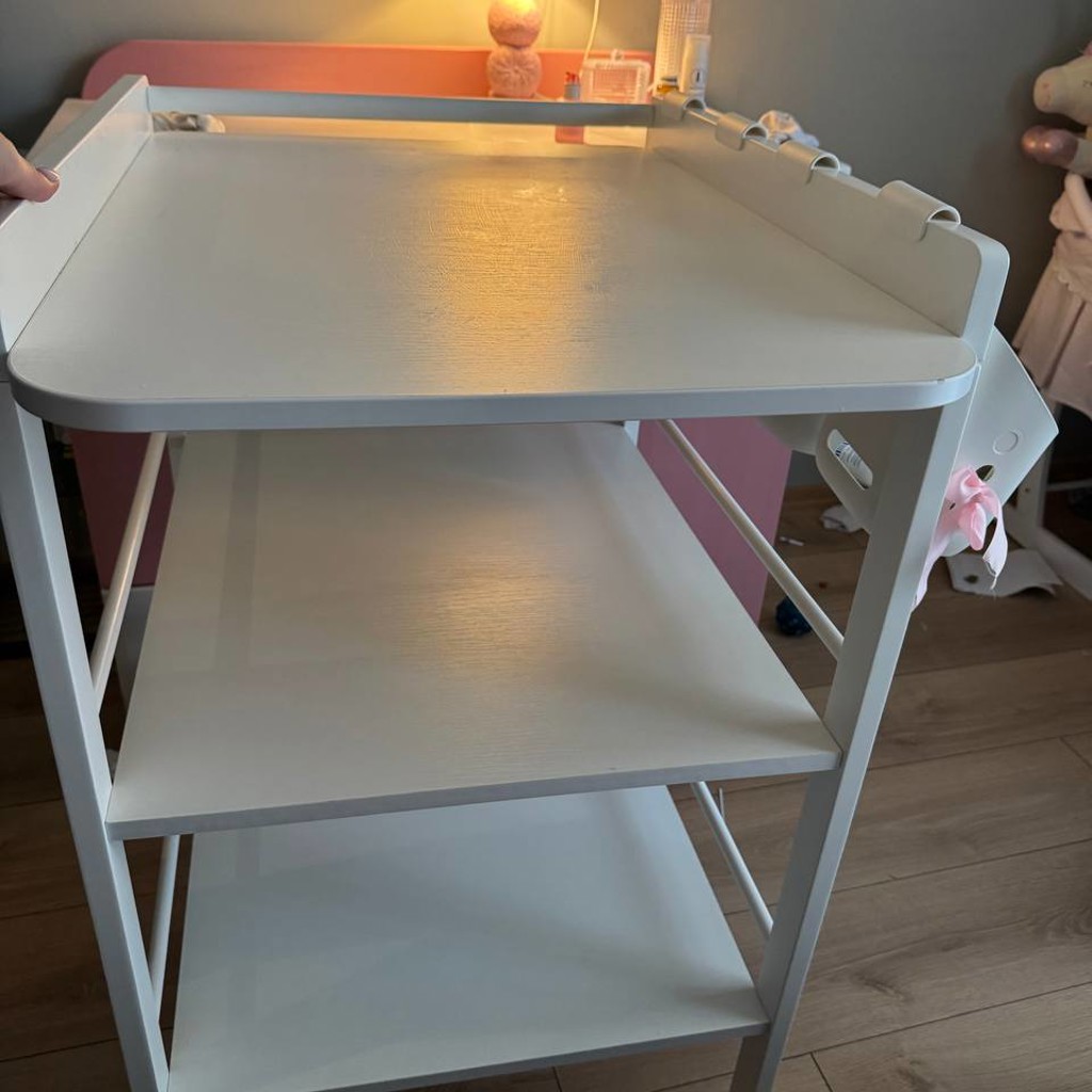 Пеленальный стол