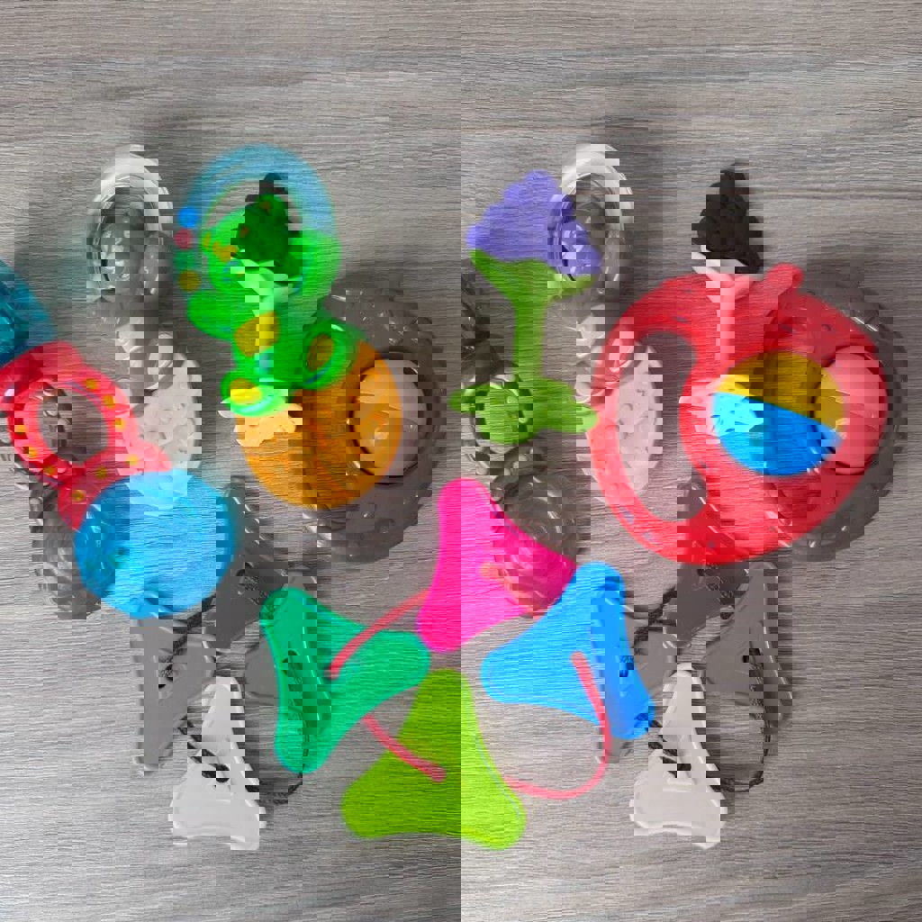 Игрушки-погремушки и грызунки