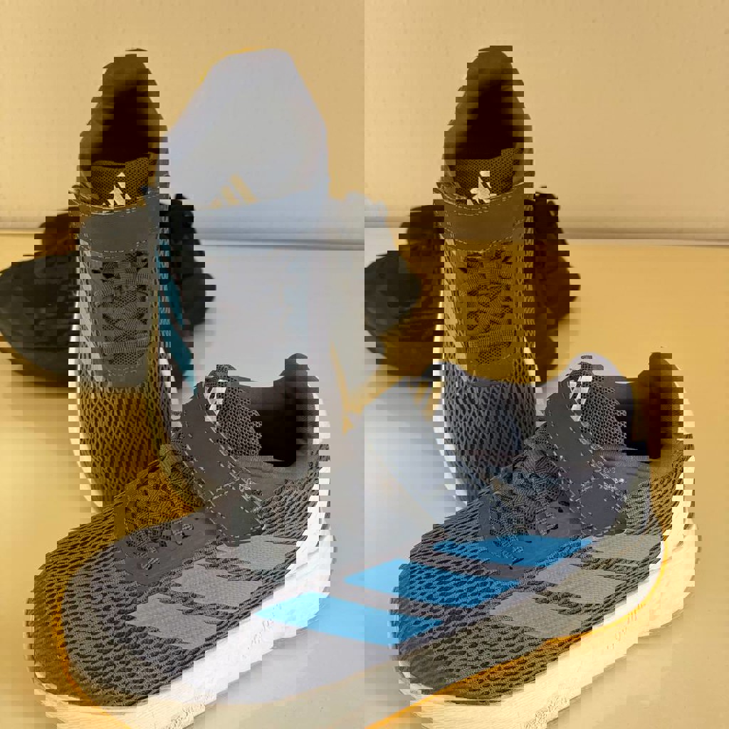 Кроссовки adidas