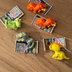 Kinder joy Jurassic world - фото 1