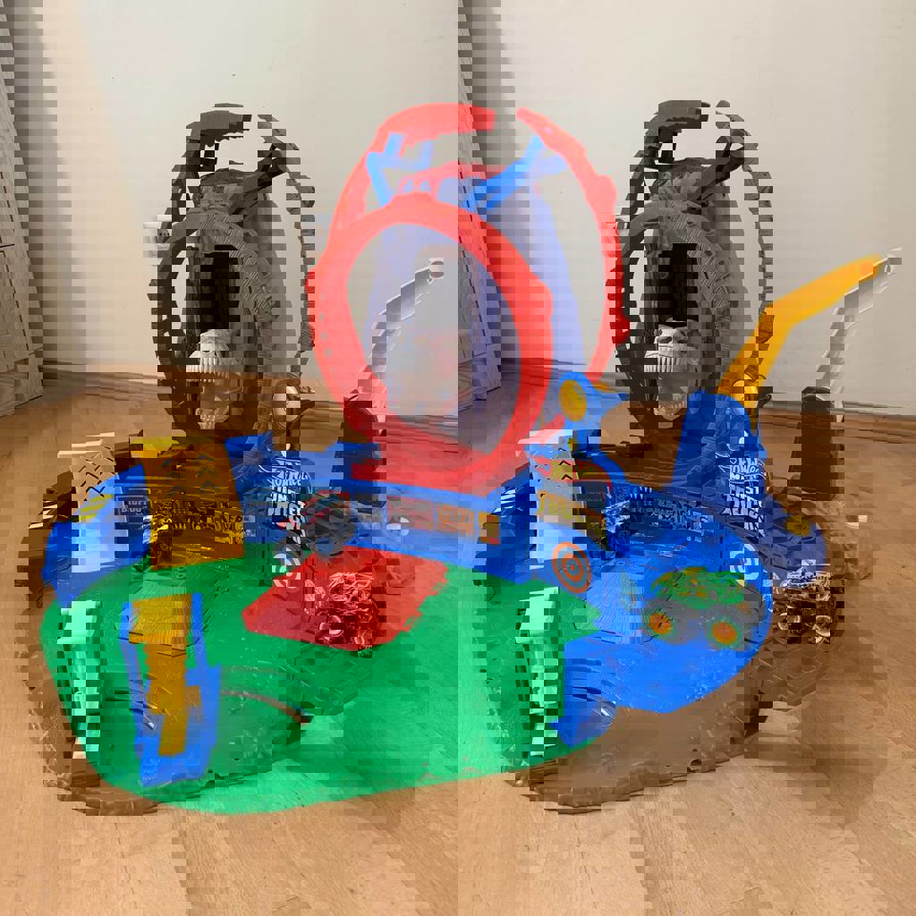 Arena Hot Wheels Monster Trucks