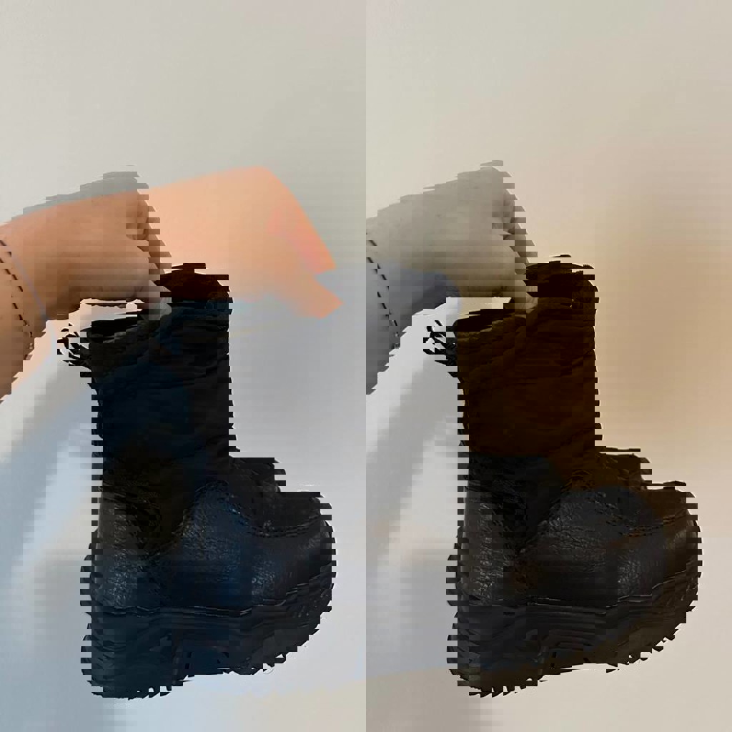 Теплые ботинки