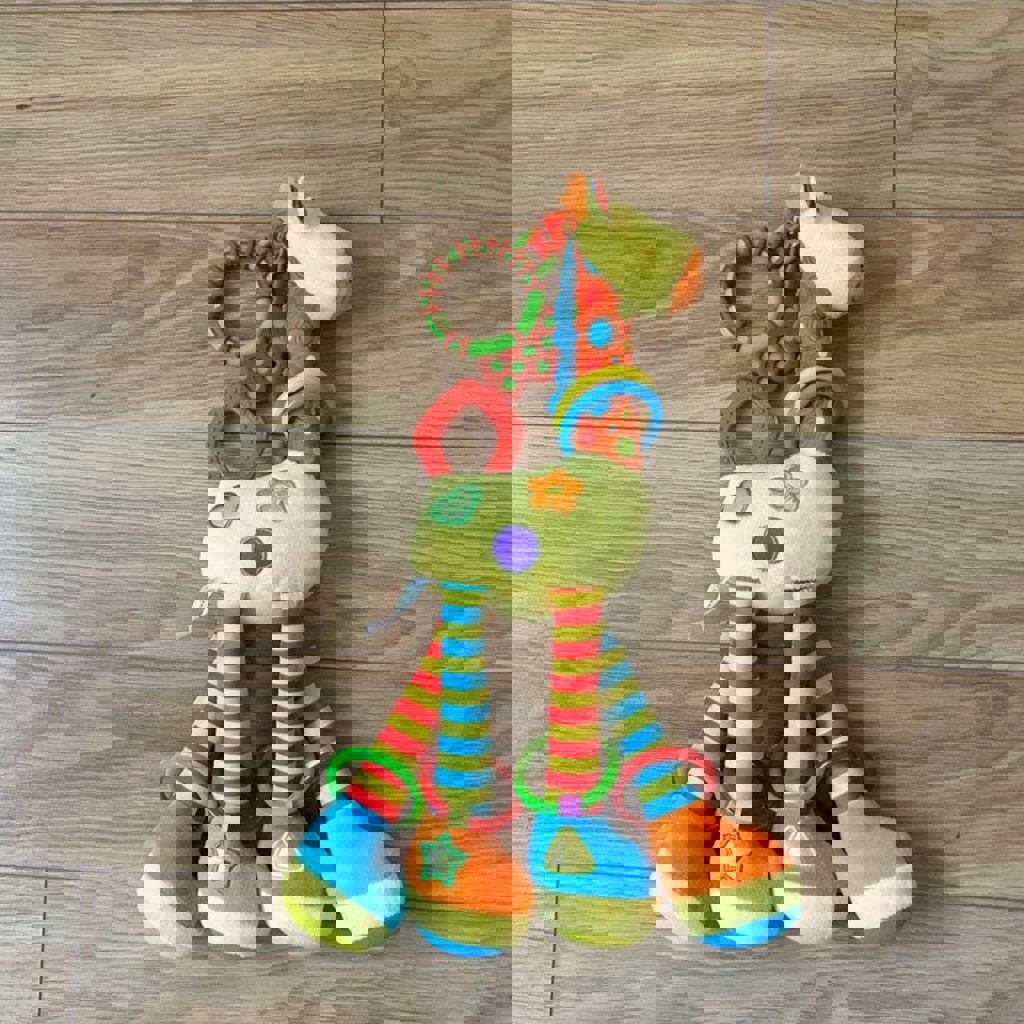 Яркий жираф