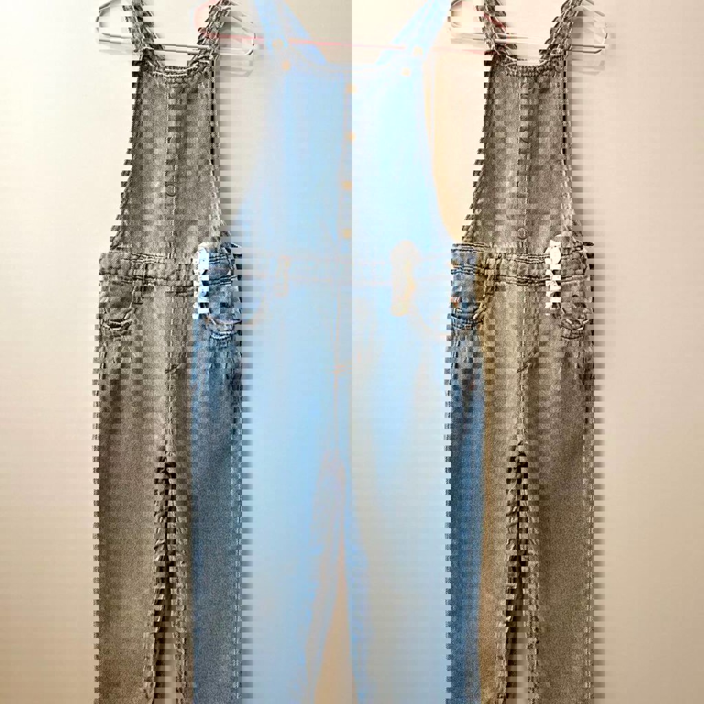 Джинсовый комбинезон