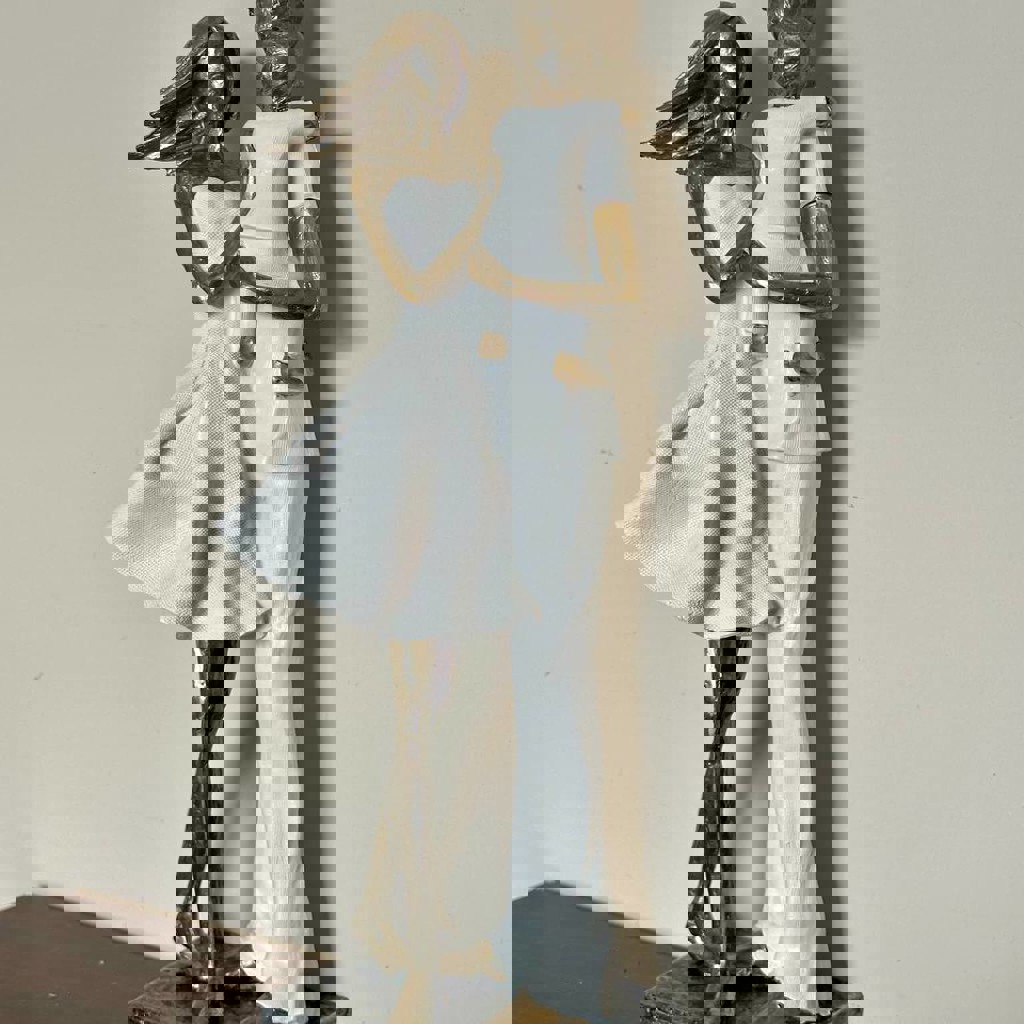 Интерьерная статуэтка