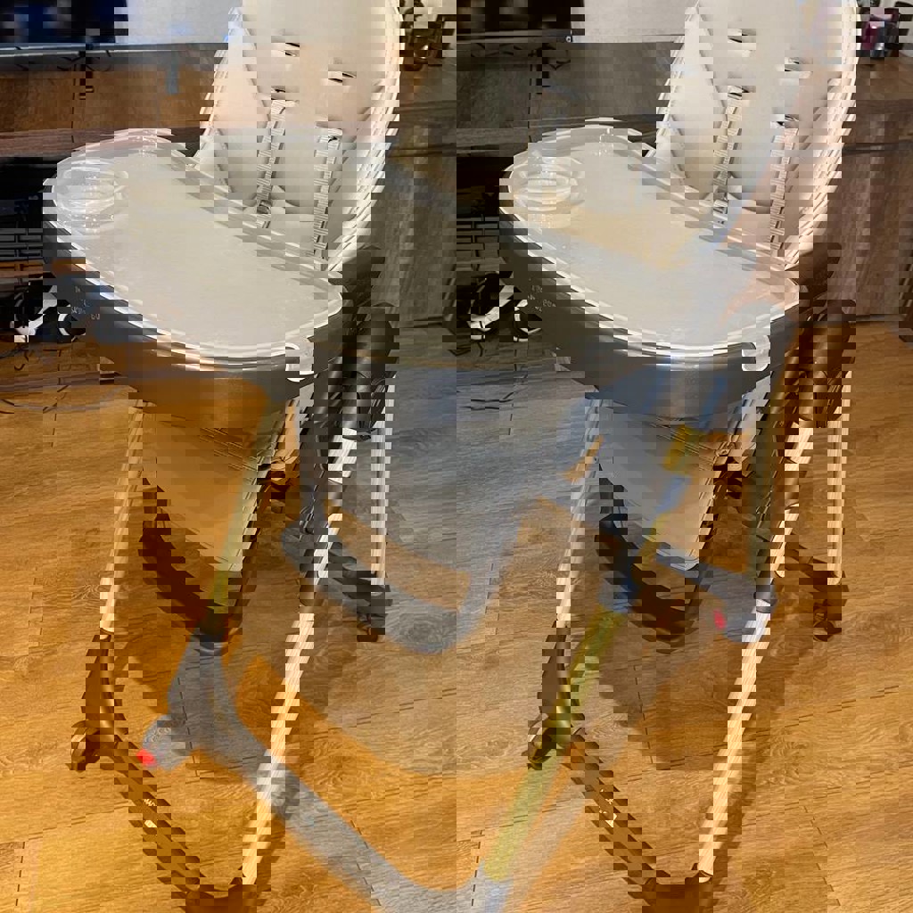 Стульчик для кормления Peg-Perego Prima Pappa Follow Me