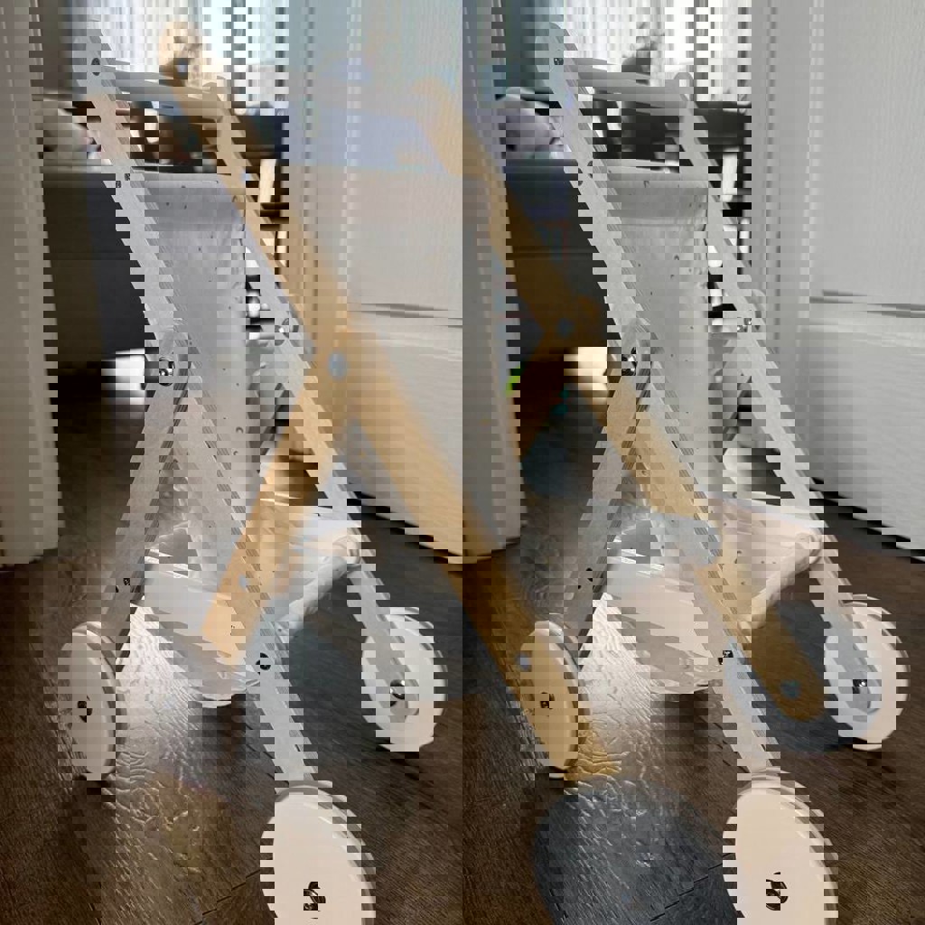 Деревянная коляска