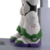 Robosen Buzz Lightyear — интерактивная фигурка с голосом и светом - фото 4